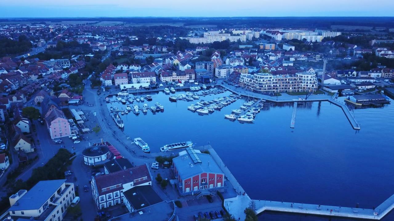Mueritz-Brise Apartman Waren  Kültér fotó